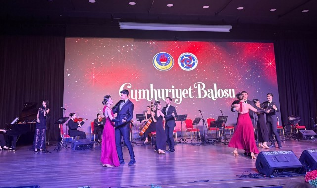 CUMHURİYET BALOSU'NDA GÖNÜLLER EĞİTİM İÇİN BİRLEŞTİ