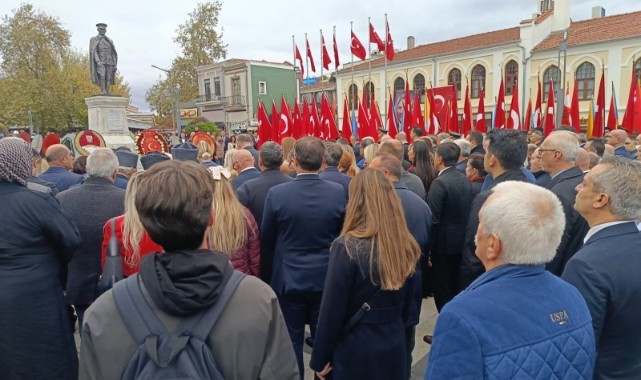 Edirne’de Cumhuriyet Coşkusu Anıtta Başladı