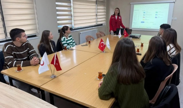 Edirne’de Gençlere Kızılay Gönüllülüğü Anlatıldı
