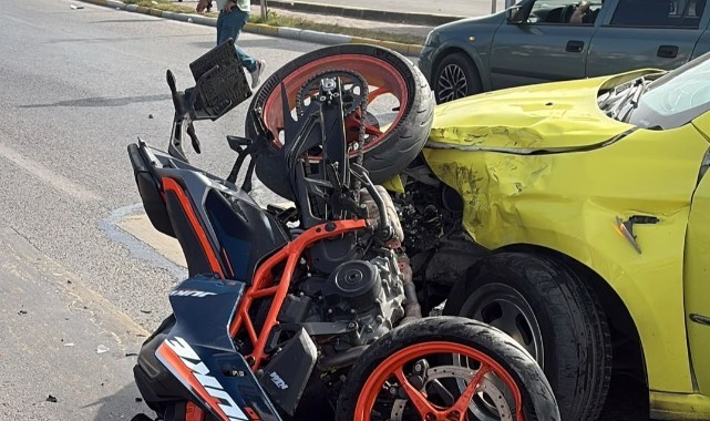 Edirne’de Taksi ile Motosiklet Çarpıştı: 2 Yaralı