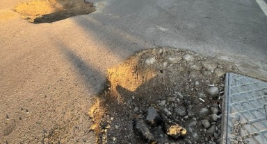 Fatih Mahallesi’nde Yol Çukurları Tehlike Saçıyor