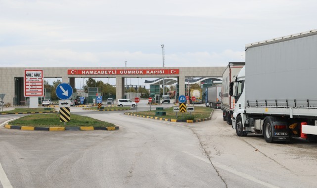 Hamzabeyli Sınır Kapısı'nda 20 Kilometrelik Tır Kuyruğu Oluştu