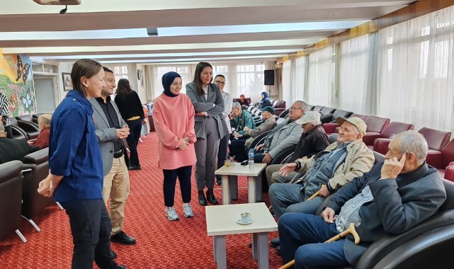 Huzurevi Sakinlerine Diş Sağlığı Anlatıldı