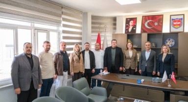 İba, “Esnafımızın Sesine Kulak Veriyoruz”