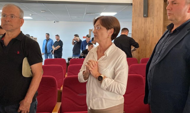 Meclis Çıkışında Gerilim! EÇGD’den Gencan’a Alkışlı Protesto
