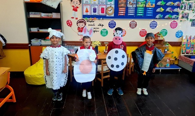 Minikler Hayvan Sevgisini Kostümleriyle Anlattı
