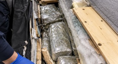 Mobilya Koltuklarından 56 Kilo Esrar Çıktı