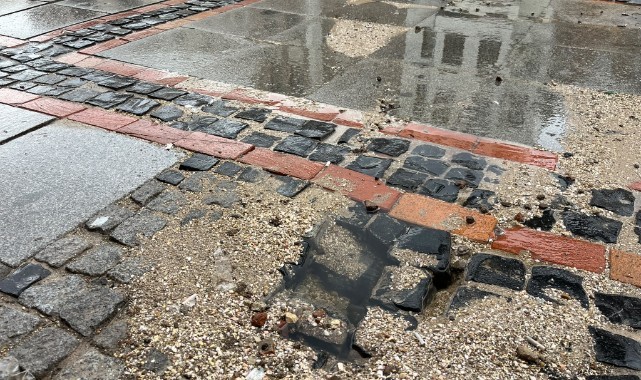 Saraçlar Caddesi’nde Onarılan Noktadan Yeniden Su Çıktı