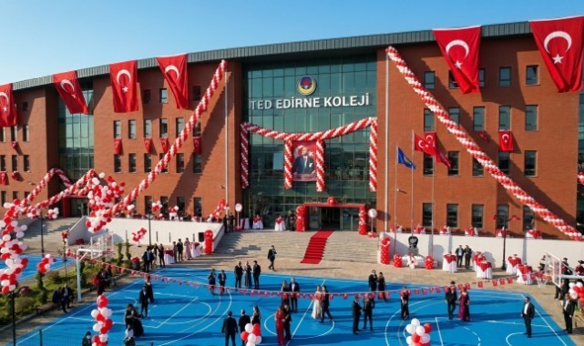 TED'de Cumhuriyet'in Işığı Eğitimin Gücüyle Geleceği Aydınlatacak