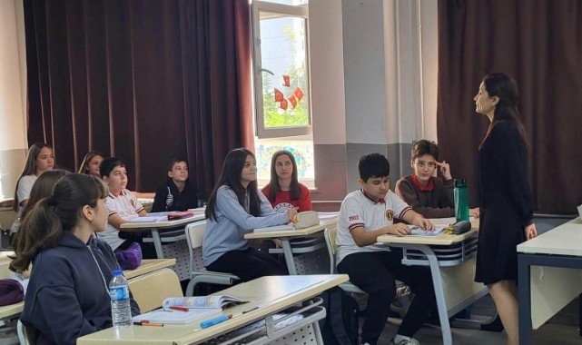 Vali Yardımcısı Öğrencilerle Aynı Sırada Buluştu