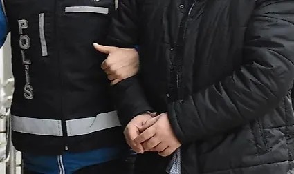 Yurt dışına kaçmaya hazırlanan 4 FETÖ şüphelisi yakalandı