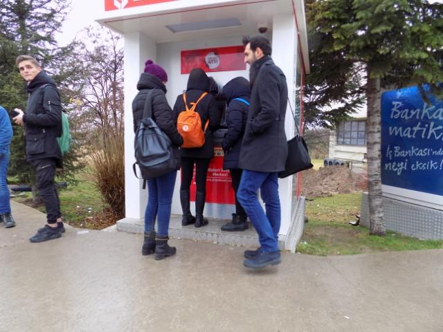 Öğrenci zamdan memnun değil