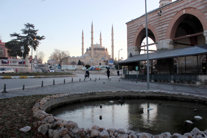 Süs havuzları dondu