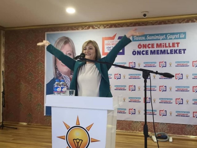 Maaşını öğrencilere bağışlayacak
