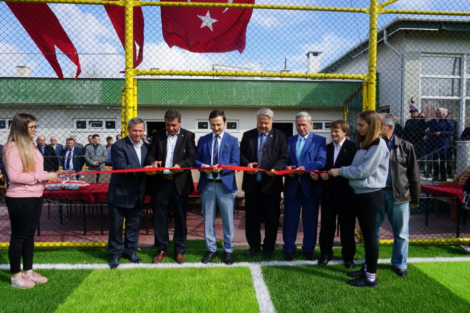 Halı saha açıldı